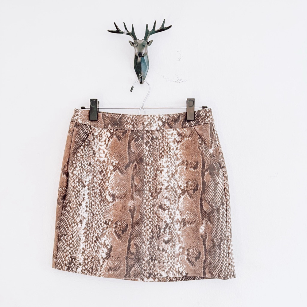Vero Moda Women's Brown Snake Print Mini Skirt Size Small NWT